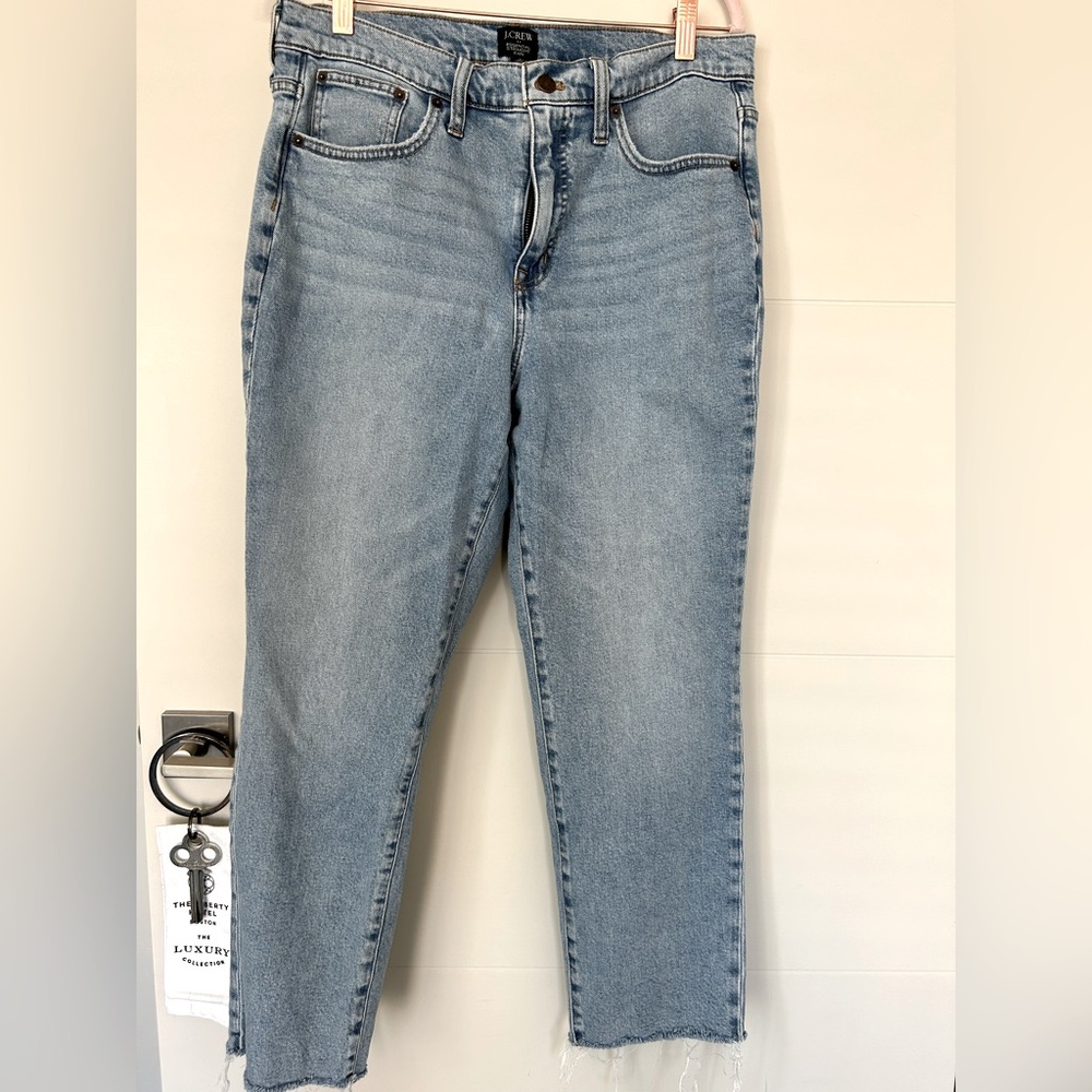 J Crew Essential Straight Jean size 31